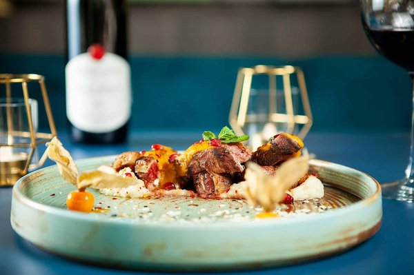 Quelle croisière permet de découvrir les traditions culinaires de la Thaïlande avec des chefs locaux?